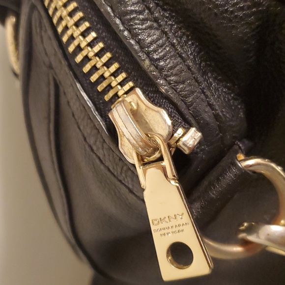 DKNY 2 WAY BAG - Picture 2 of 7